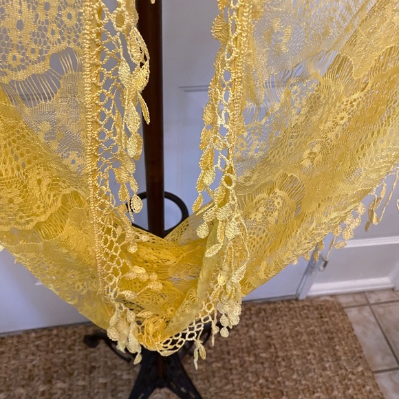 Pretty Dainty Floral Lace Fringe Infinity Scarf Lightweight - Picture 6 of 9